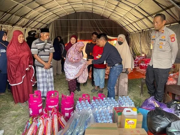 Pertamina Sulawesi Salurkan Bantuan Tanggap Darurat untuk Korban Kebakaran di Kelurahan Watang Soreang. Dok. Ist