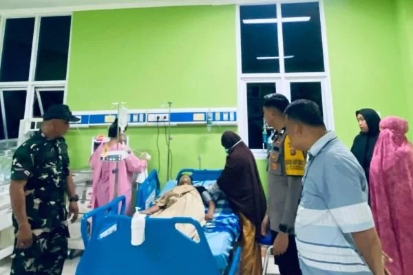 Korban keracunan saat berada di rumah sakit regional (Dok : Ist).