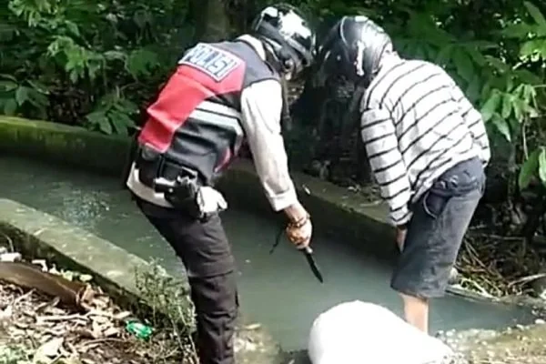 Pemusnahan Miras jenis Ballo di Desa Padang.