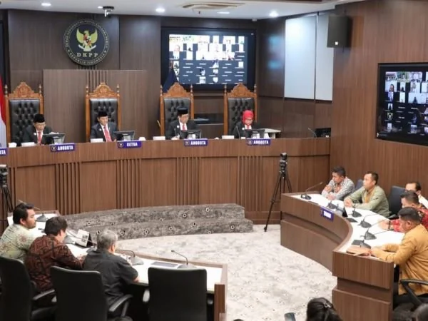 Kondisi Sidang kode Etik di ruabg Perisdangan DKPPRI (Dok : Ist).
