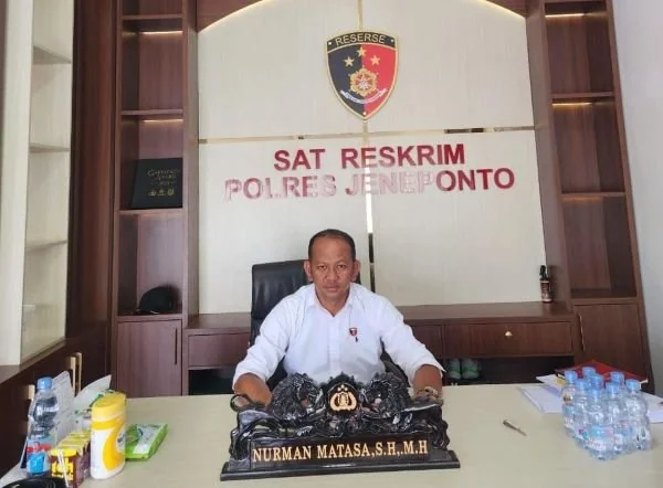 Kasat Reskrim polres Jeneponto, AKP Nurman Matasa, S.H,.M.H, saat dikonfirmasi diruang kerjanya. (Dok: Ist).