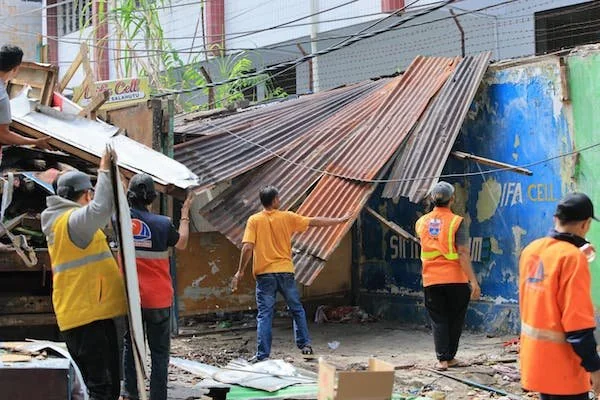 Penertiban PKL di Kecamatan Makassar (Dok: Ist).
