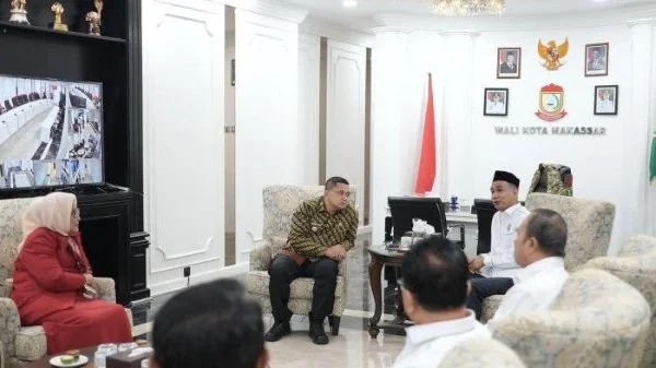 Wali Kota Makassar saat audiensi dengan Dewan Pendidikan (DOk : Ist).