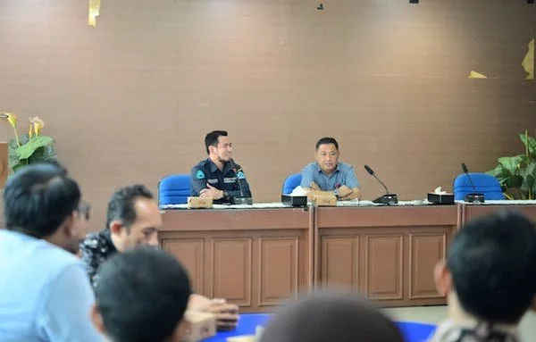 Perumda Tirta Air Minum Eremerasa Kabupaten Bantaeng melakukan studi banding ke PDAM Makassar, (Dok: Ist).