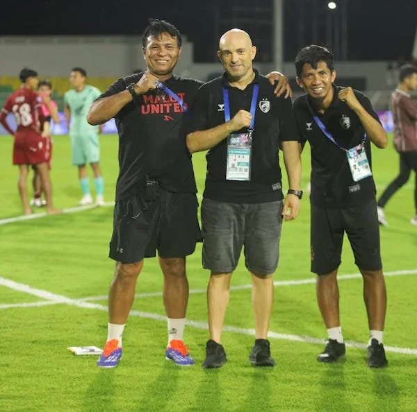 Pelatih caretaker Ahmad Amiruddin (Kanan ujung), (Dok: Ist).