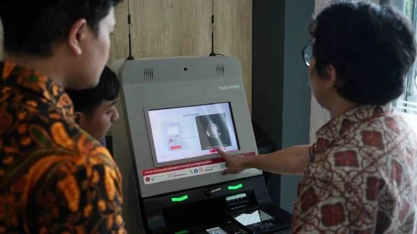 Penerapan registrasi pelanggan berbasis biometrik pengenalan wajah untuk nomor seluler guna memperkuat validitas identitas pelanggan (Dok: Ist)