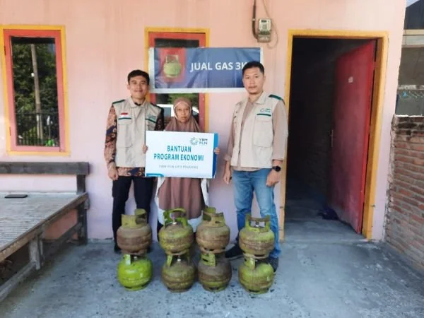YBM PLN UP3 Pinrang memberikan dukungan kepada masyarakat melalui bantuan usaha produktif (Dok: Ist)