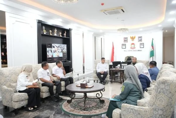 Menerima Audiensi Dari Pengadilan Tata Usaha Negara Makassar Terkait Persetujuan Bangunan Gedung (PBG) Renovasi Gedung Kantor PTUN Makassar (Dok : ist).