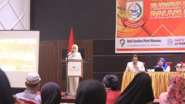 Anggota DPRD Kota Makassar, Irmawati Sila  menggelar sosialisasi Peraturan Daerah (Perda) nomor 5 tahun 2019 tentang Pelaksanaan Pengarusutamaan Gender (PUG) dalam pembangunan.