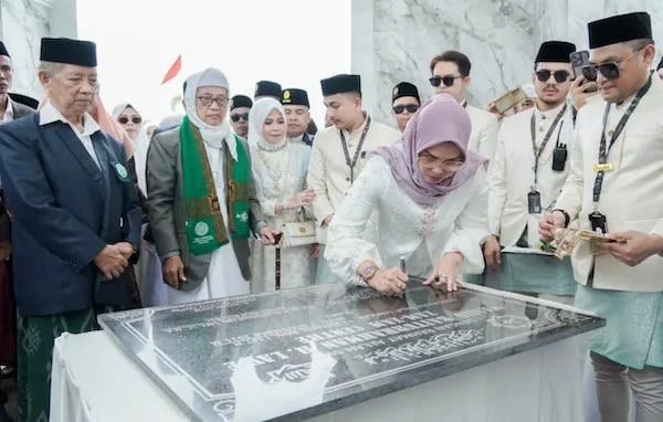 Bupati Barru Andi Ina Kartika Sari meresmikan Masjid Baiturrahman H. Lawe Zamzam Center (dok. Ist)