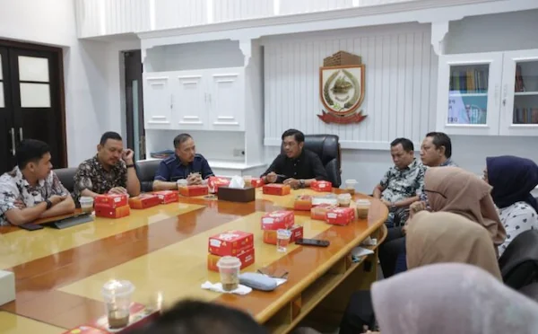 PJ Sekda Makassar, Firman Hamid Pagarra dalam Focus Group Discussion (FGD) yang diadakan di Ruang Rapat Sekda, Balaikota Makassar, pada Jumat (26/07) kemarin (doc : ist)