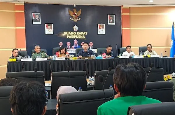 Suasana Rapat Dengar Pendapat Soal Lahan YON TP 872 di DPRD Provinsi Sulsel, (Dok: Sinta KabarMakassar).