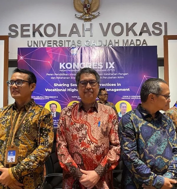 Ketua Umum Dekan F Vokasi Unhas, Wakil Ketua I Dekan Sekolah Vokasi Universitas Brawijaya dan Wakil Ketua II Dekan Fakultas Vokasi Universitas Negeri Jogjakarta. Dok Ist