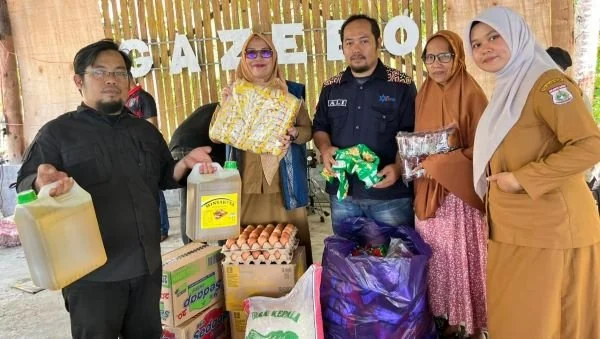 Penyaluran bantuan yang dilakukan Dinsos Sulbar di Kabupaten Majene (dok:ist)