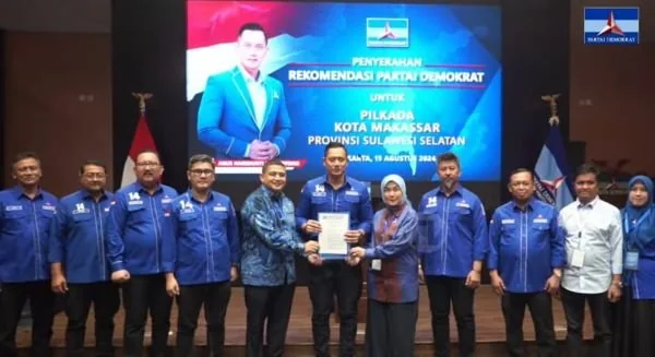 Pasangan kandidat calon Wali Kota Makassar dan Wakil Wali Kota Makassar Appi-Aliyah saat terima rekomendasi B1KWK oleh Partai Demokrat