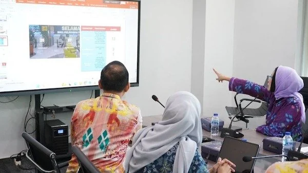 BGN saat Melakukan Kunjungan ke DPMPTSP Makassar (Dok: Ist).
