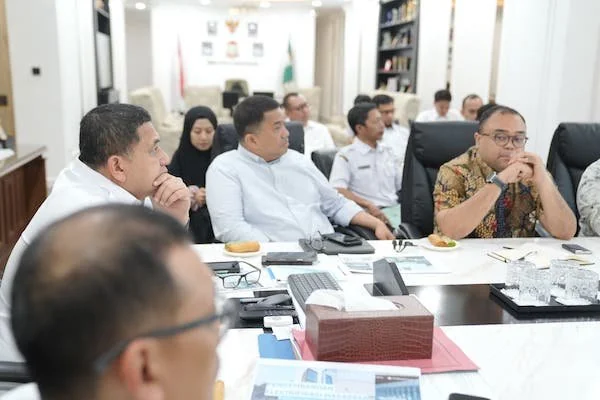 Audiens PT Kalista Biru Nusantara dan Wali Kota Makassar Munafri Arifuddin, (Dok: Ist).