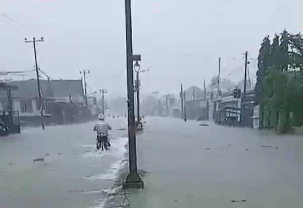Kondisi jalanan di Takkalasi, Barru (Dok : Ist).