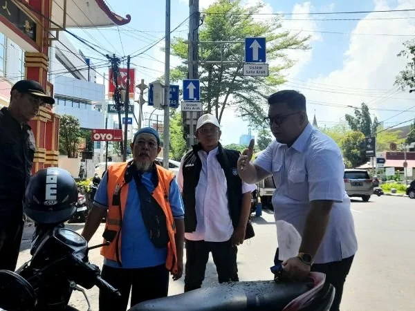 Perumda Parkir Siapkan Langkah Tegas untuk Kendaraan Parkir Sembarangan di Ahmad Yani (Dok : ist).