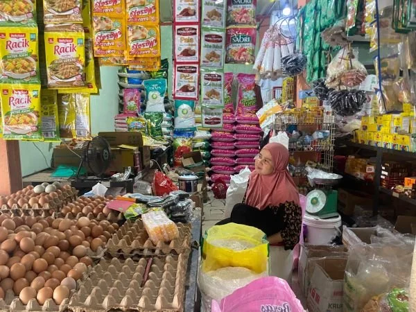 Penjual beras di Pasar Tradisional Antang Kota Makassar (Dok: Nofi KabarMakassar)