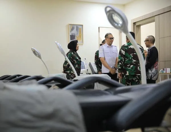 Membuka Kegiatan Grand Opening Feryal Clinic, (Dok: Ist).