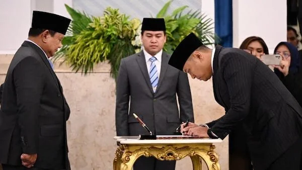 Presiden Prabowo Subianto saat P
melantik Sudaryono jadi Kepala BGN (Dok: Ist).