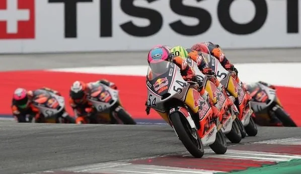 Pembalap muda Indonesia Veda Ega Pratama (54) pada balapan di Red Bull Rookies Cup 2024 di Sirkuit Red Bull Ring, Spielberg, Austria, Minggu (18/8/2024).ANTARA/Instagram @
