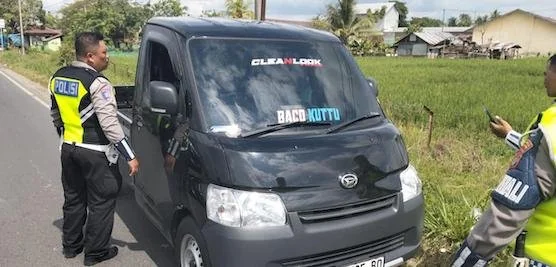 Kendaraan terduga pelaku tabrak lari di Mamuju saat ditahan Personel Polres Polman(dok:ist)