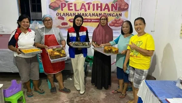 Pelatihan Olahan Makanan Ringan Khas Lokal bagi kelompok binaan Bibasa Go Roa. Dok. Ist