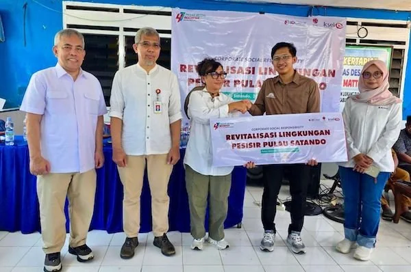 Self-Regulatory Organization saat melaksanakan Corporate Social Responsibility di Pulau Satando, Sulawesi Selatan (Dok: Ist)