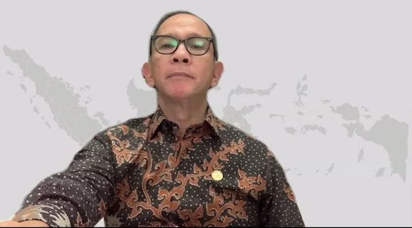 Ketua Dewan Komisioner OJK, Mahendra Siregar, dalam Konferensi Pers Rapat Dewan Komesioner Bulanan OJK, Jumat (06/09) kemarin.(DOk Hanifah KabarMakassar).