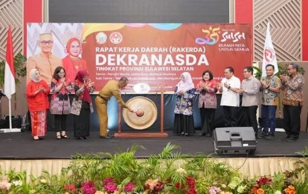 Pengukuhan pengurus Dekranasda Provinsi Sulsel di Hotel Claro (Dok: Ist).