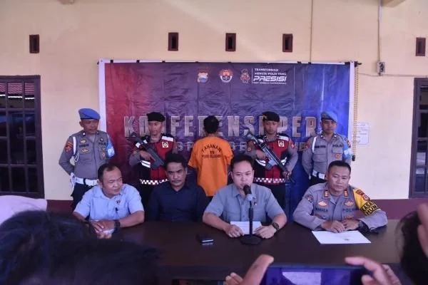Polres Bulukumba menggelar press rilis terkait kasus penganiayaan anak dibawah umur (Dok : Ist).