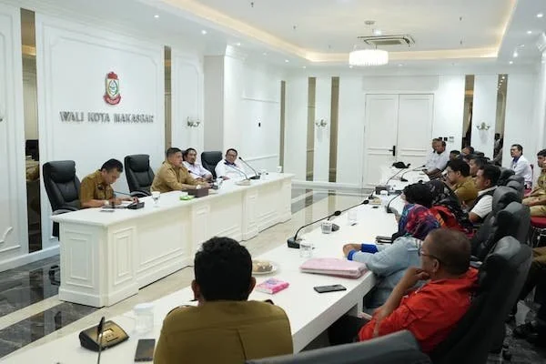 Wali Kota Makassar Munafri Arifuddin audiensi Asosiasi Pengusaha Indonesia (Apindo) serta sejumlah serikat pekerja/buruh Kota Makassar (Dok: Ist).