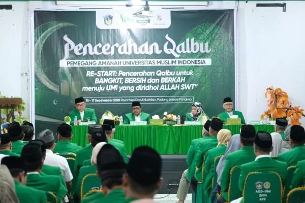 UMI Makassar saat menggelar Pencerahan Qalbu Pimpinan (Dok : Ist).