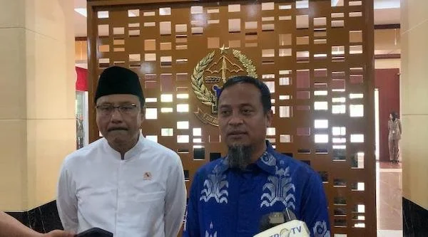 (Kanan) Gubernur Sulsel Andi Sudirman Sulaiman (dok. Syamsi/KabarMakassar)