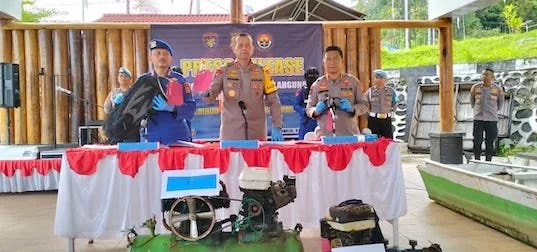 Press release Polda Sulbar terkait penangkapan pelaku yang BOM ikan di Mamuju tengah(Dok:Aldy Djemmang)