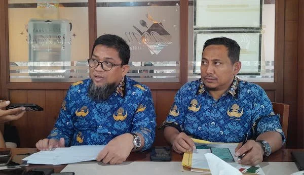Kepala Disdik Sulsel, Iqbal Nadjamuddin dan Kabid SMA Disdik Sulsel, Muhammad Nurkusuma (Dok: Nofi KabarMakassar)