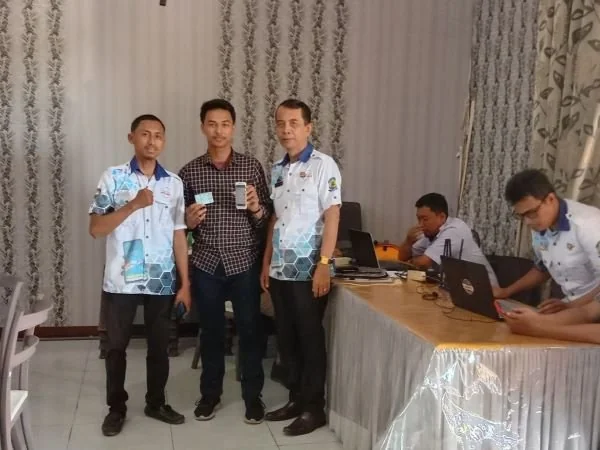 Peserta LK II HPMT Jeneponto saat melakukan aktivasi Identitas Kependudukan Digital (Dok : Ist).