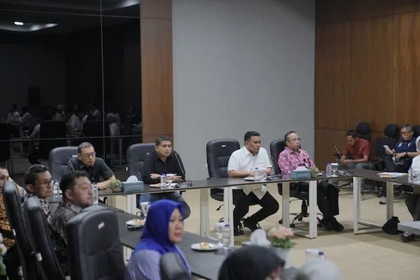 Wali Kota Makassar, Munafri Arifuddin saat Berkunjung ke PT Jakarta Propertindo (Jakpro), (Dok: Ist).