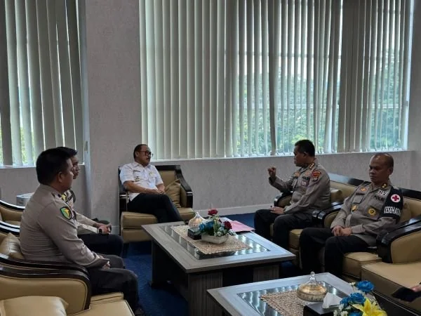 Pertemuan Gubernur Sulbar bersama Dokkes Polda Sulbar (Dok : Ist).