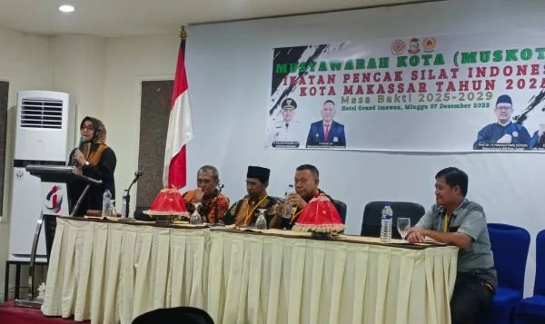 Anggota DPRD Kota Makassar, Hj Umiyati sekaligus Ketua Ikatan Pencak Silat Indonesia (IPSI) Kota Makassar saat Sambutan, (Dok: Ist).