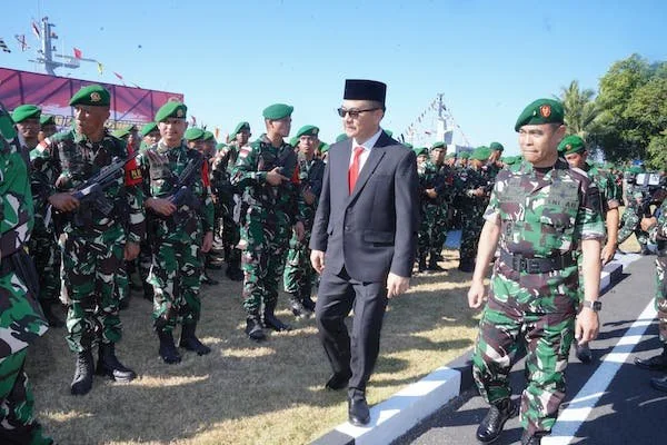 Sekprov Sulsel, Jufri Rahman pada upacara Pemberangkatan Satgas Yonzipur (Dok: Ist)