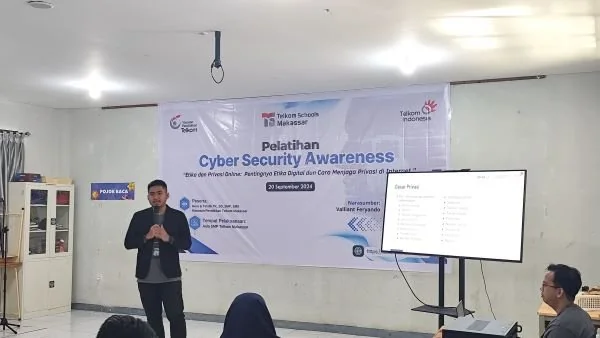 Pelatihan Cyber Security Awareness oleh Telkom Schools, di Aula SMP Telkom Makassar (Dok : Hanifah KabarMakassar).