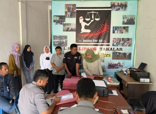 Monitoring dan Evaluasi (Monev) di Lembaga Bantuan Hukum (LBH) Lipang Takalar. Dok. Ist