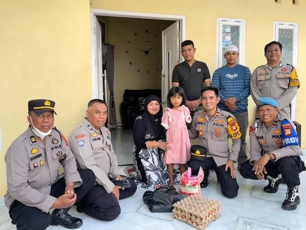 Polsek Mandai mengunjungi anak disabilitas di Kabupaten Maros (Dok: Ist)