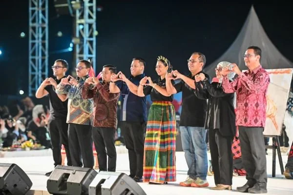 Pembukaan Makassar International Eight Festival & Forum (F8) 2025 (Dok: Sinta Kabar Makassar).