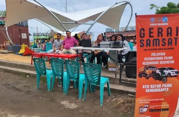 siap melayani warga wajib pajak Hingga malam hari