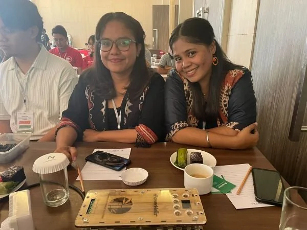 Perwakilan PT Sumba Solusi Alam yang mengikuti pendampingan di Makassar yakni Jetty Arlenda Maro dan Sriwani Spadu Lemba (Dok : Dini KabarMakassar).