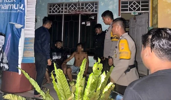 Polisi saat mendatangi TKP di pulau Karampuang (dok:Ist)
